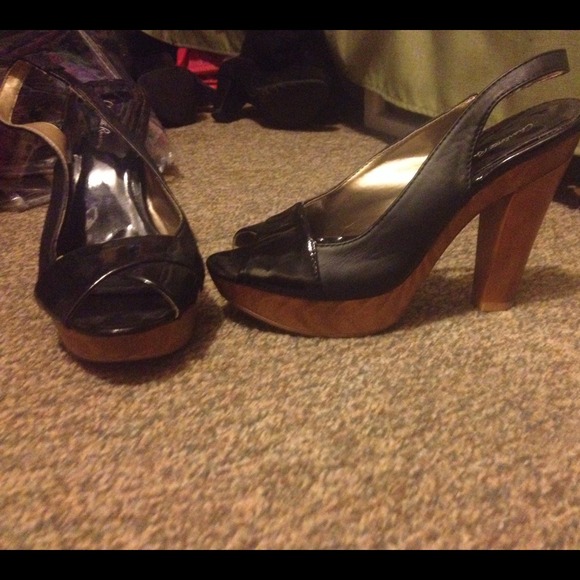 Black and wood heels - Picture 1 of 3