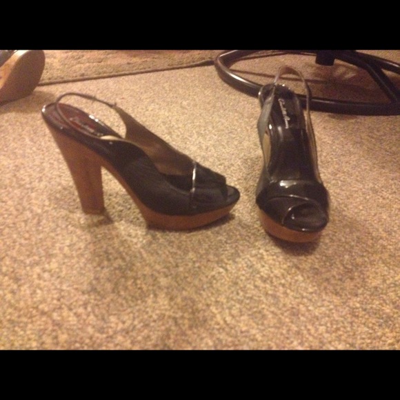 Black and wood heels - Picture 3 of 3