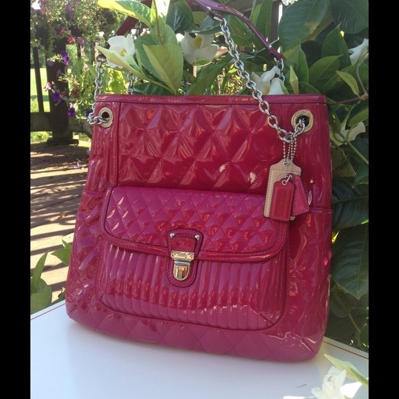 Coach Handbags - 🌺LIA🌺AUTH COACH Poppy Fuchsia Liquid Gloss Bag🌺