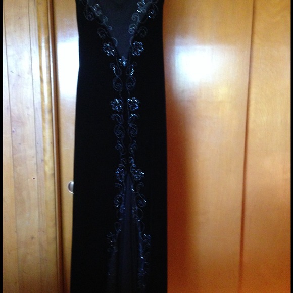 Dress - Picture 3 of 4