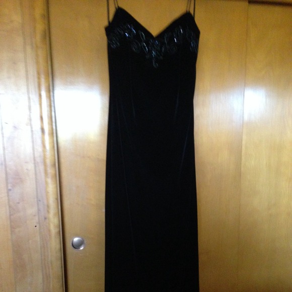 Dress - Picture 4 of 4