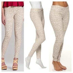 SOLD💥$25 ONLY TODAY💥HUE LEOPARD LEGGINGS!!