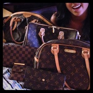 LV collections-left for sale damier bifold wallet.