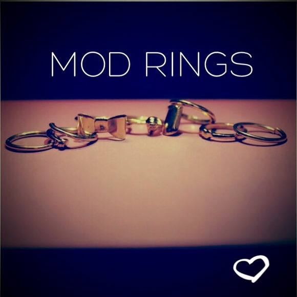 Gold knuckle rings