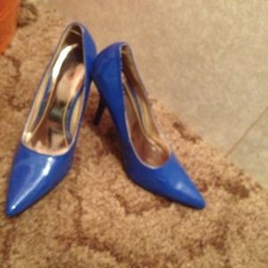 Royal blue heel