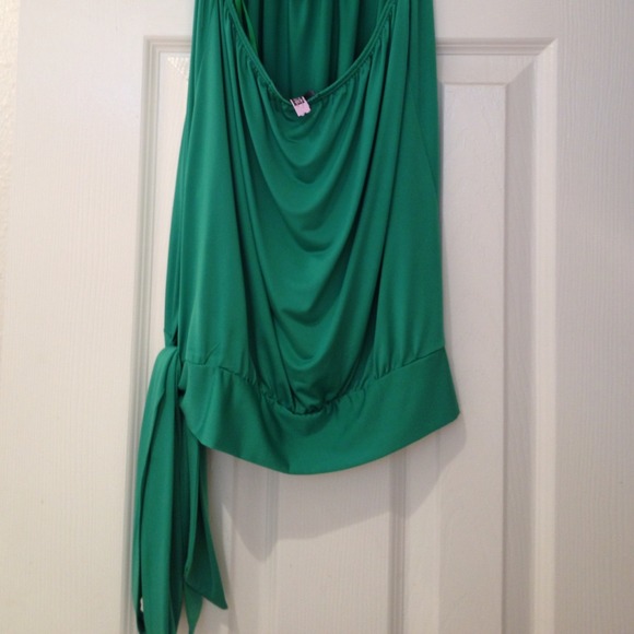 Clothes - Picture 4 of 4