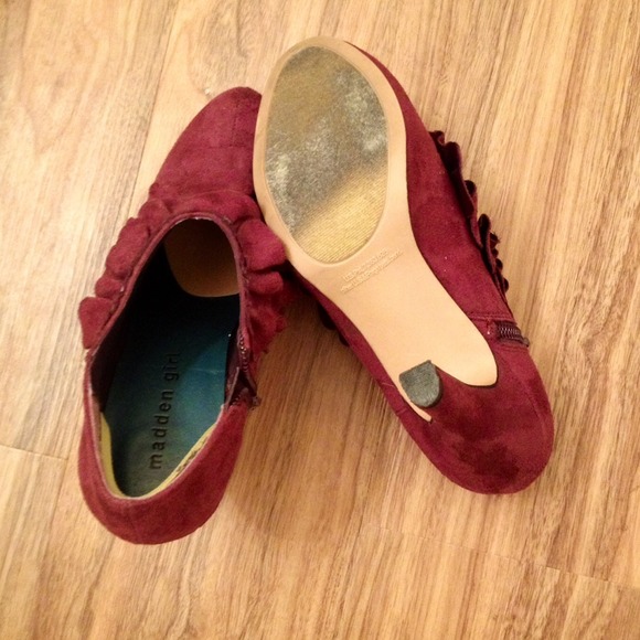 Purple Ruffle Booties - Picture 2 of 3