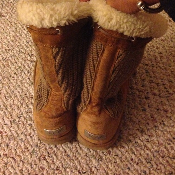 My favorite pair of uggs! - Picture 3 of 4