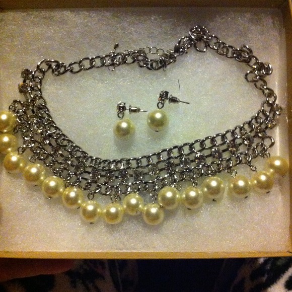 Bridal jewelry set