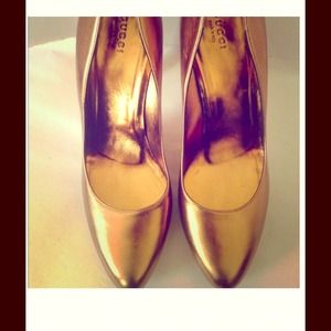 🔴Sold🔴 Authentic Gucci copper bronze pumps