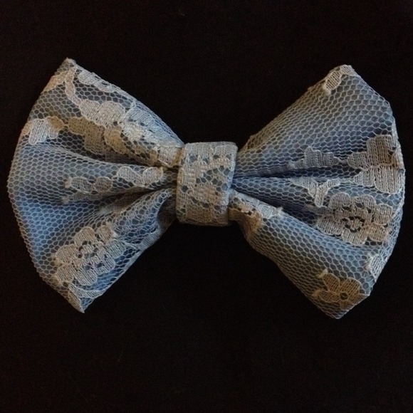 Blue lace bow
