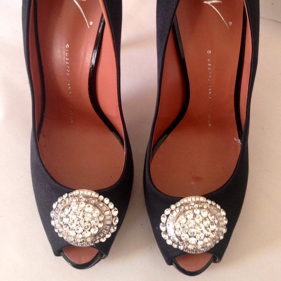 🔴Sold Authentic Giuseppe zannotte pumps