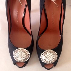 🔴Sold Authentic Giuseppe zannotte pumps