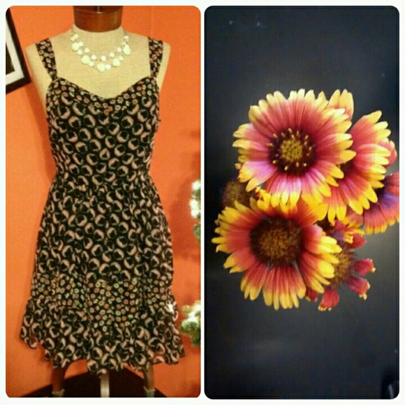 Lauren Conrad Dresses & Skirts - 🌺 Chiffon black floral lined dress