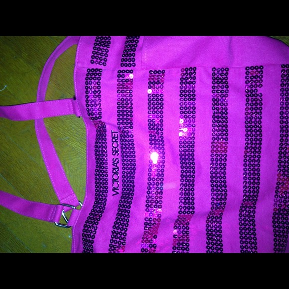 Pink Victoria secret tote, barely used