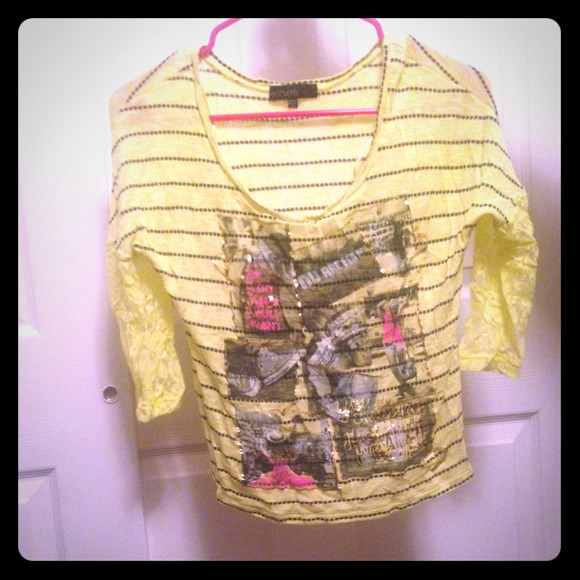 Yellow wet seal t-shirt - Picture 1 of 1