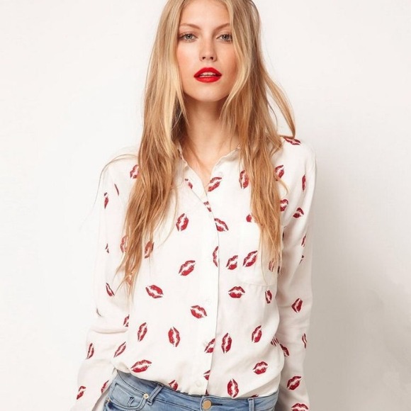 ❌Traded❌ASOS kiss print trendy blouse