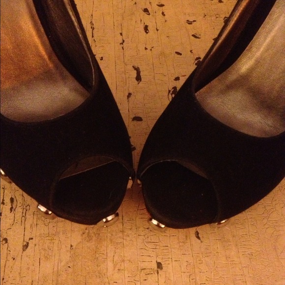 ✨SOLD19✨Skull peep toe stilettos - Picture 4 of 4