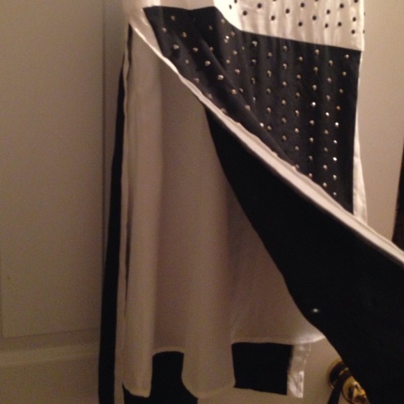 Black/white Hi-Lo Dress Medium Never worn. SOLD - Picture 2 of 3