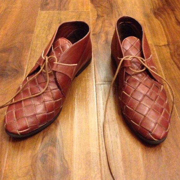 ✂️ Woven UO booties
