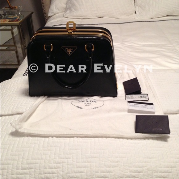 SOLD ๐ฏ Authentic Prada Pyramid Bag SOLD - Picture 2 of 3