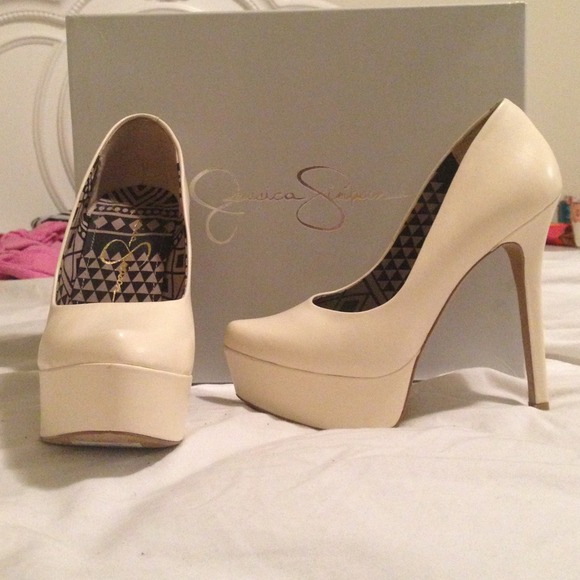 Jessica simpson heels used only 2 times