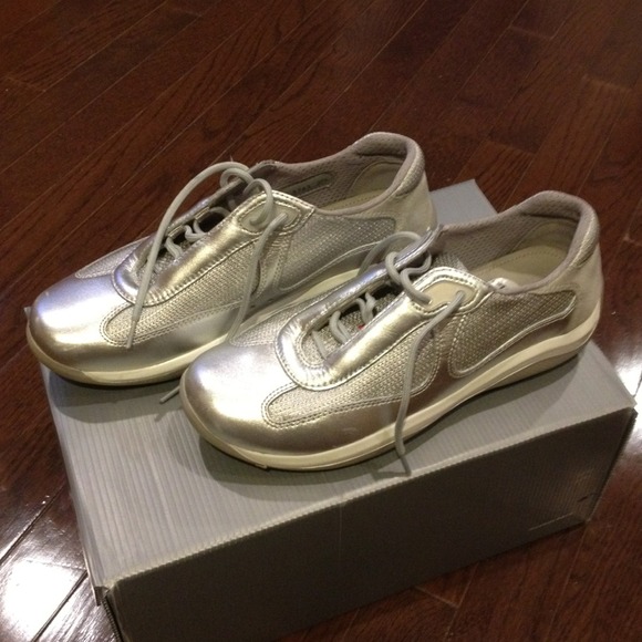🚫🚫 SOLD--100% authentic PRADA sneakers 🚫🚫