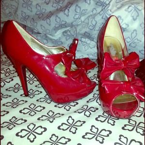 Charlotte Russe bow heels!