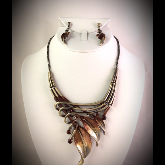 Leaf Necklace Set