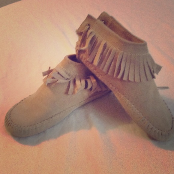 Nude Aldo moccasins