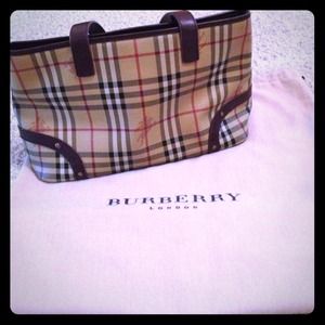 Absolute lowest price!!!! Burberry med market tote