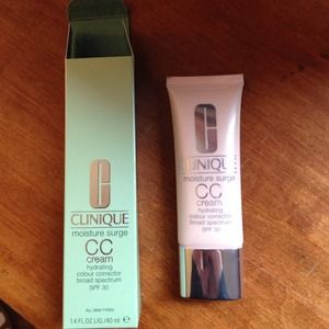 Clinique Moisture surge CC Cream in light medium