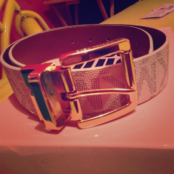 Micheal Kors belt 🎀❤