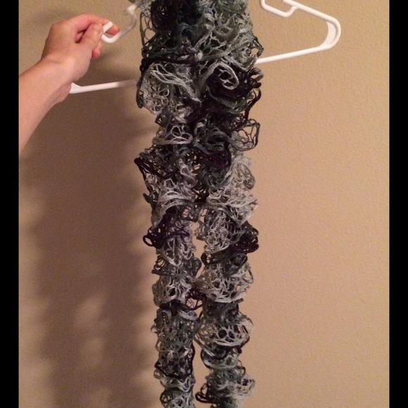 Scarf - Picture 2 of 2