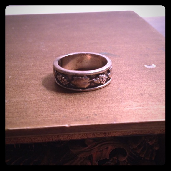 💔Sold💔 Vintage silver ring