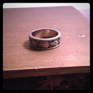 💔Sold💔 Vintage silver ring