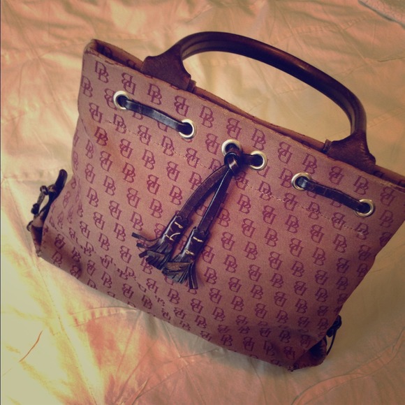 Dooney & Bourke purse 🌟authentic🌟