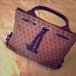 Dooney & Bourke purse 🌟authentic🌟