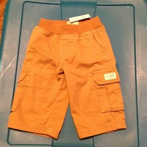 Children place khaki pants 6-9 months