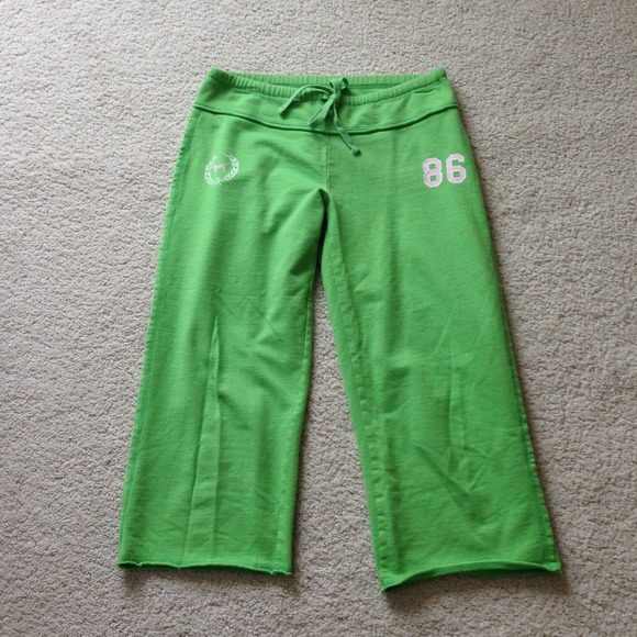 SOLD-PINK capris!
