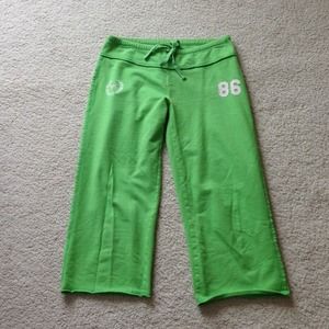SOLD-PINK capris!