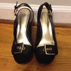 Nine West wedges black with gold buckle