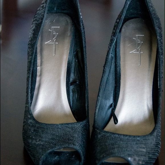 Shoes - Picture 3 of 4
