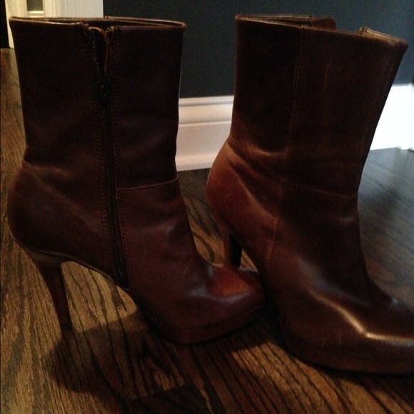 BUNDLE 🎁 Steve Madden boots & black heels