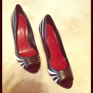 Black & White Stiletto new, never worn!