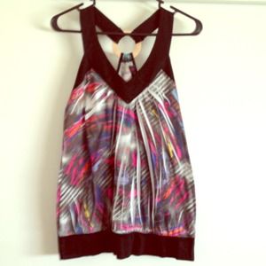 Cute razorback tank with bamboo round.