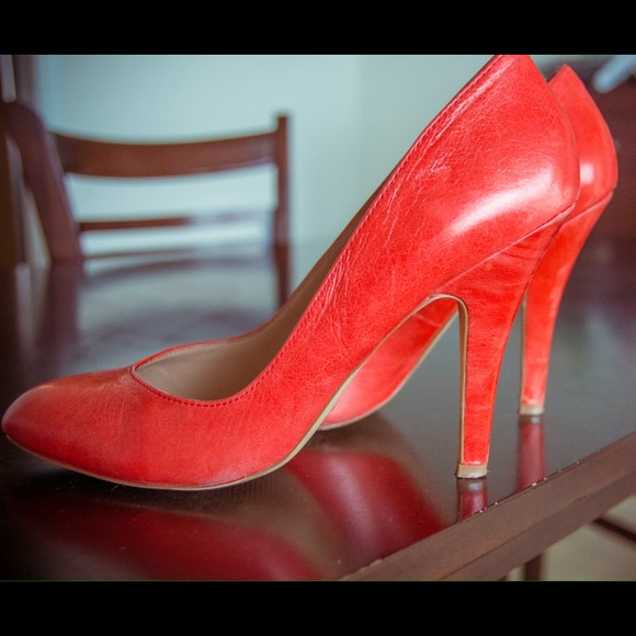 Shoes - Picture 2 of 4