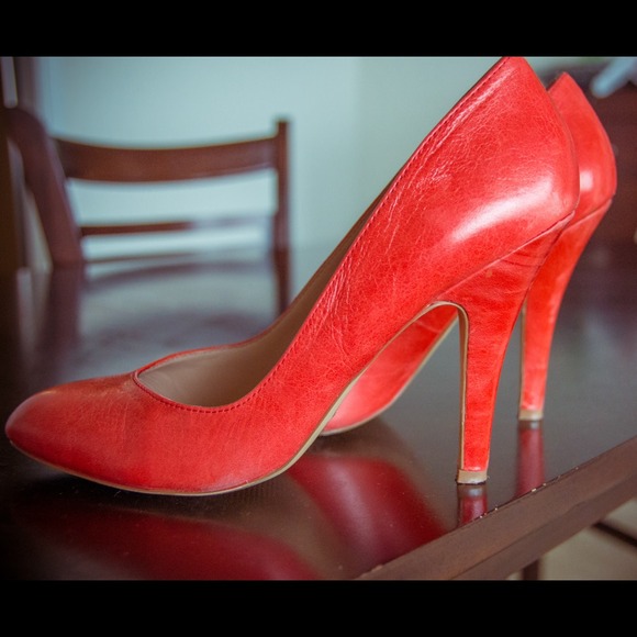 Shoes - Picture 3 of 4