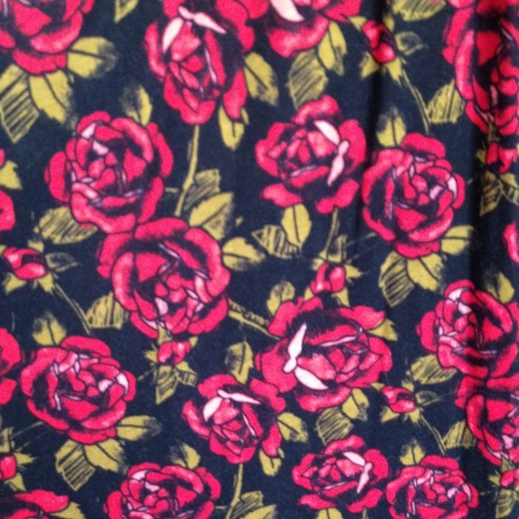 Rose pattern dress - Picture 2 of 2