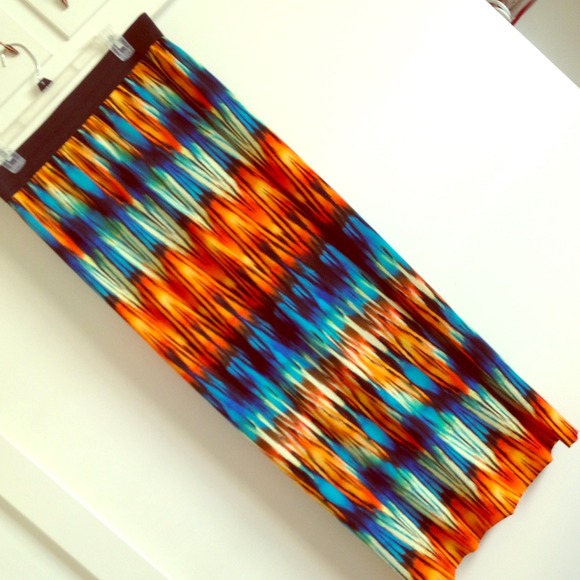 Multi colored maxi skirt. - Picture 1 of 3